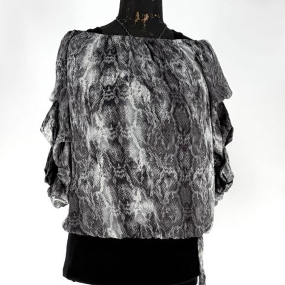NWT Vince Camuto snake print ruffle sleeve blouse - Picture 1 of 12